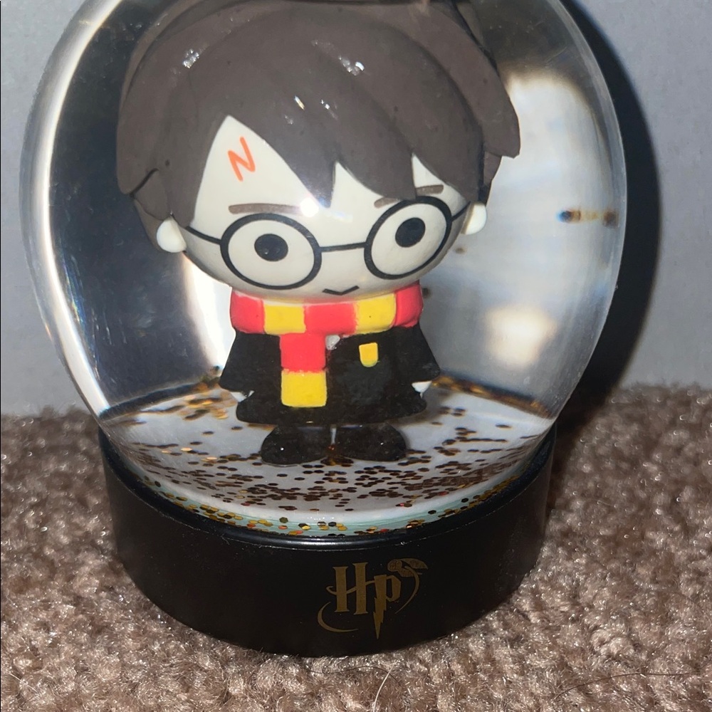 HP Characters Snow Globe with Red and Yellow Scarf